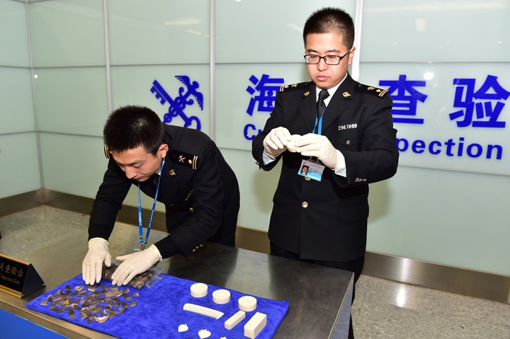 货物被海关查验需要提交哪些报关资料给代理报关公司