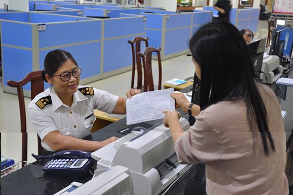 进出口报关没有许可证报关会罚款吗